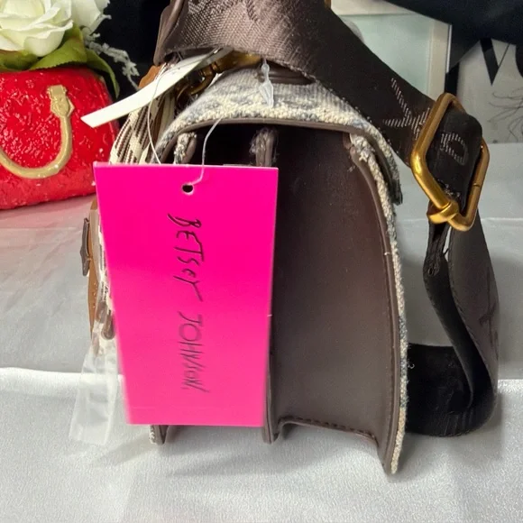 Betsy Johnson cheetah crossbody bag - Picture 4 of 8